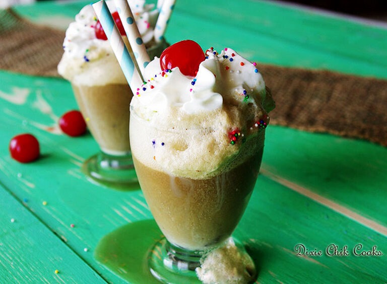 Home 19 Boozy Mint Chocolate Chip Float