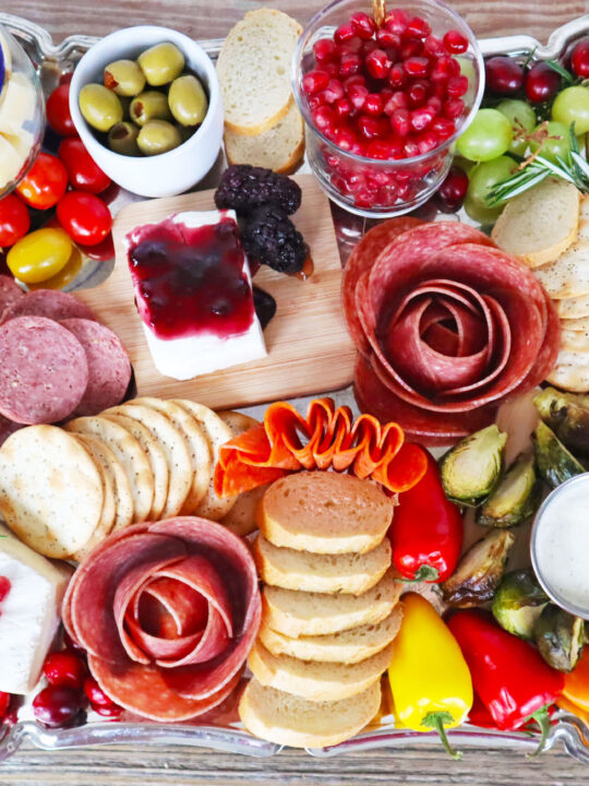 The PERFECT Christmas Charcuterie Board